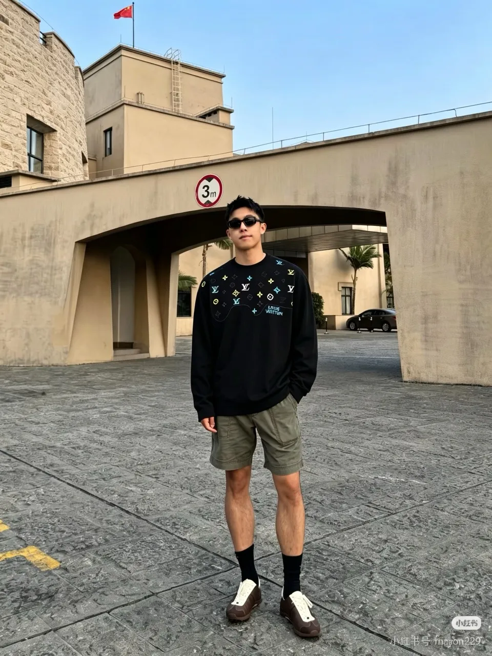 Louis Vuitton/ T